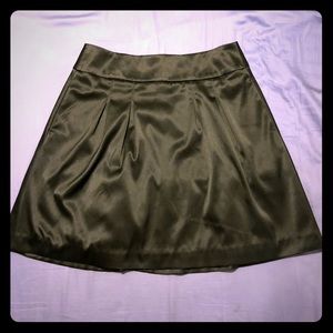White House black market  4,6 black satin skirt